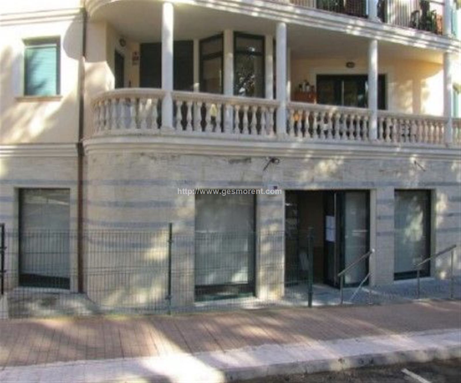 Vista exterior de Local en venda en Felanitx amb Terrassa
