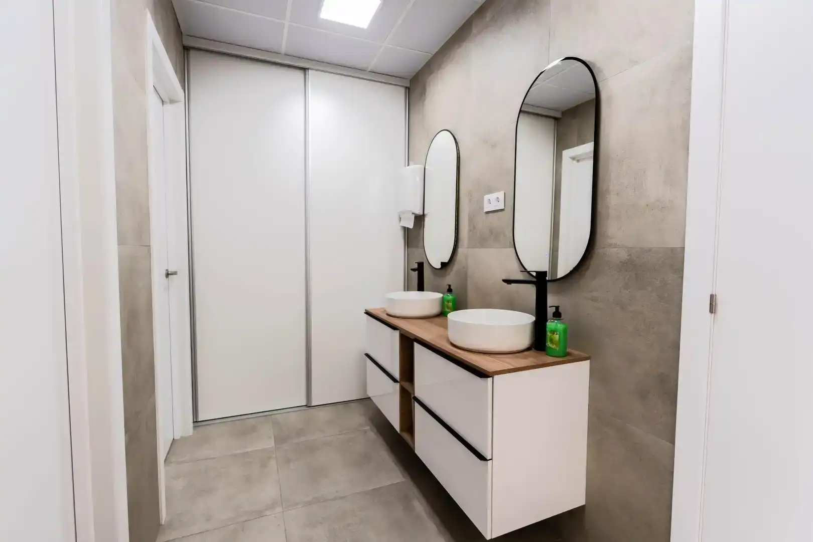Bathroom of Office for rent in Huércal de Almería