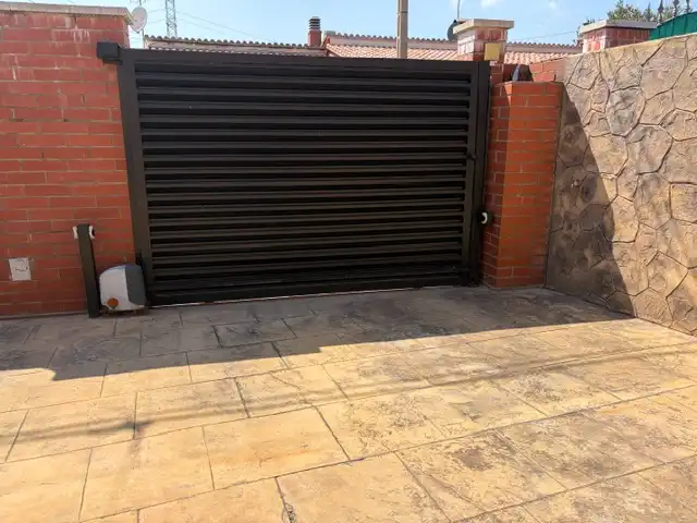 Vista exterior de Casa adosada en venta en Esparreguera con Calefacción, Terraza y Trastero