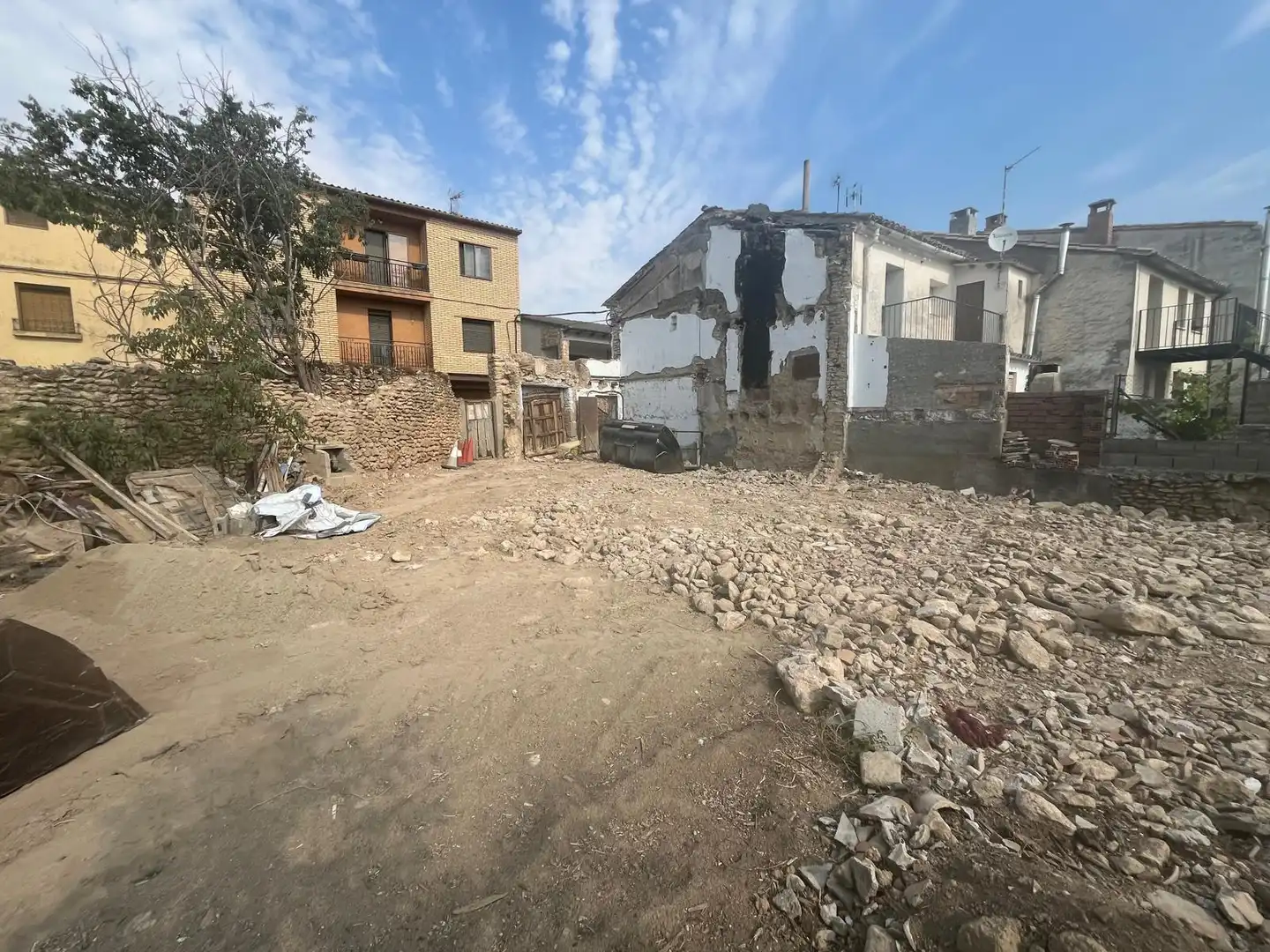 Land for sale in Laluenga