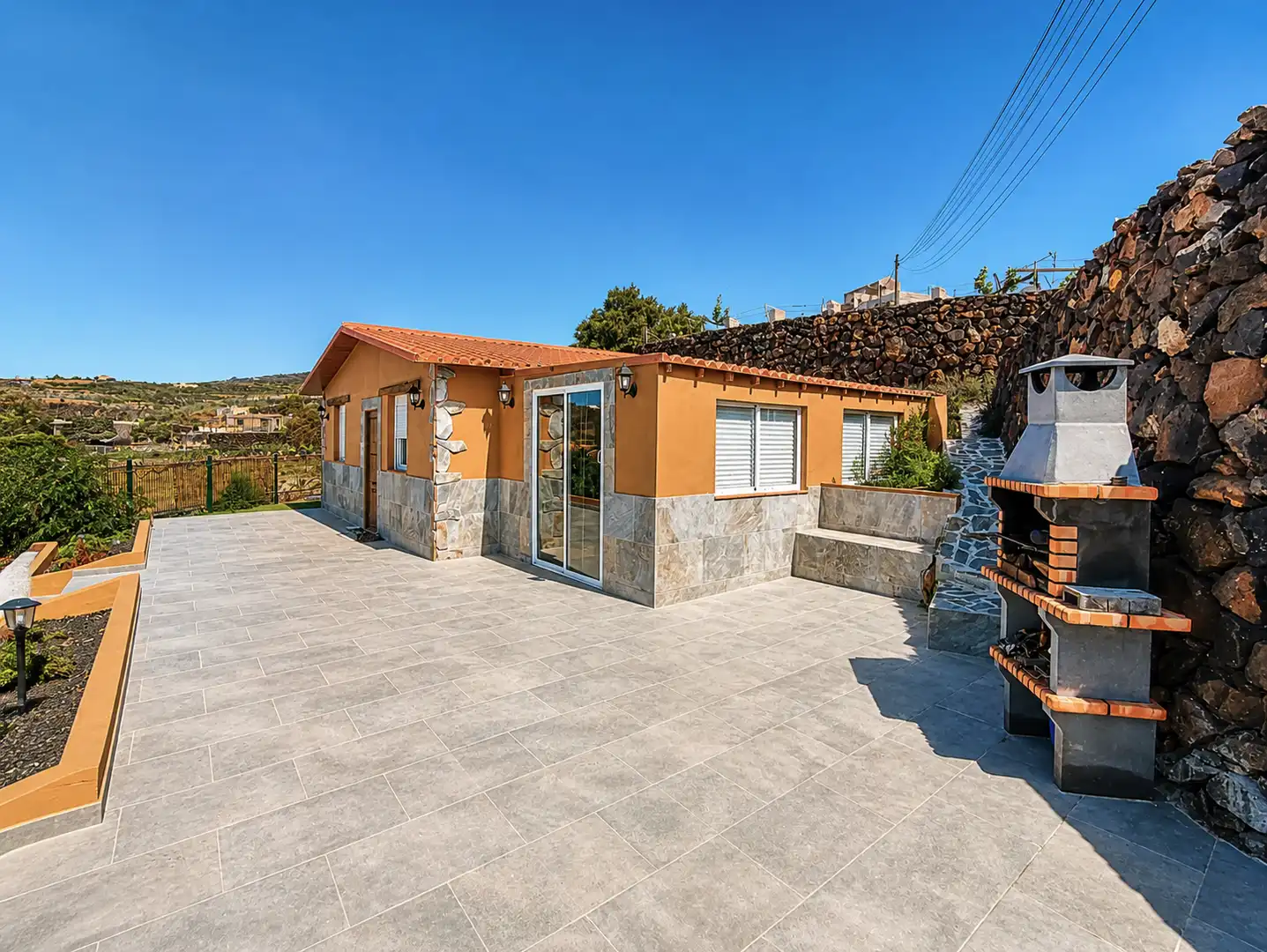 Vista exterior de Finca rústica en venda en San Miguel de Abona amb Aire condicionat, Calefacció i Jardí privat