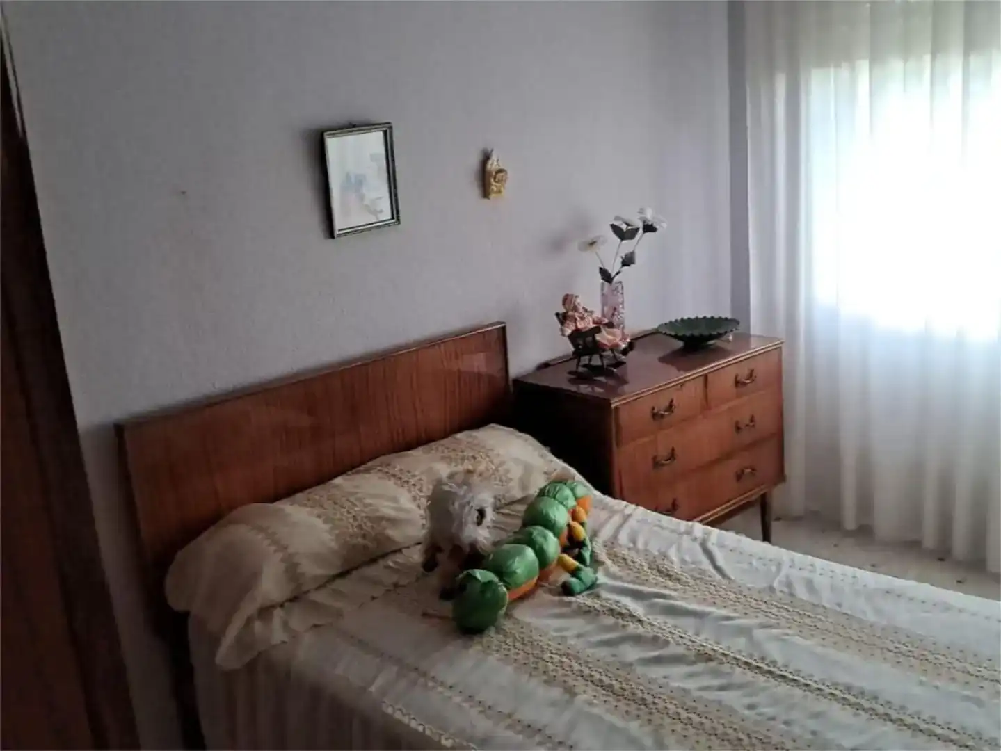 Dormitori de Casa o xalet en venda en Baeza amb Jardí privat, Piscina i Moblat