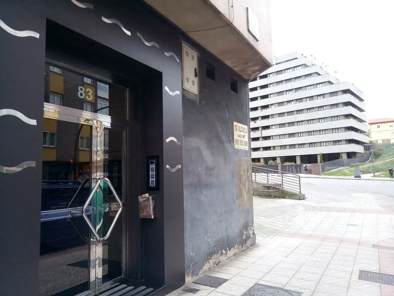Vista exterior de Local de lloguer en Avilés