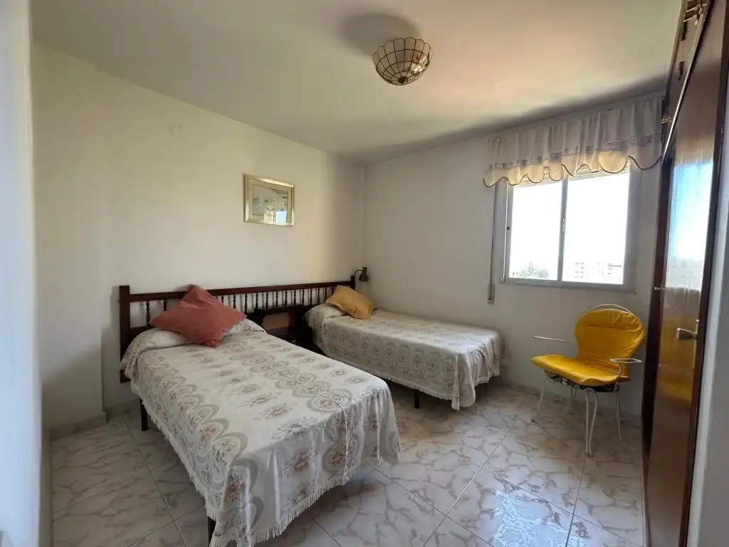 Dormitori de Apartament en venda en Fuengirola amb Aire condicionat i Terrassa
