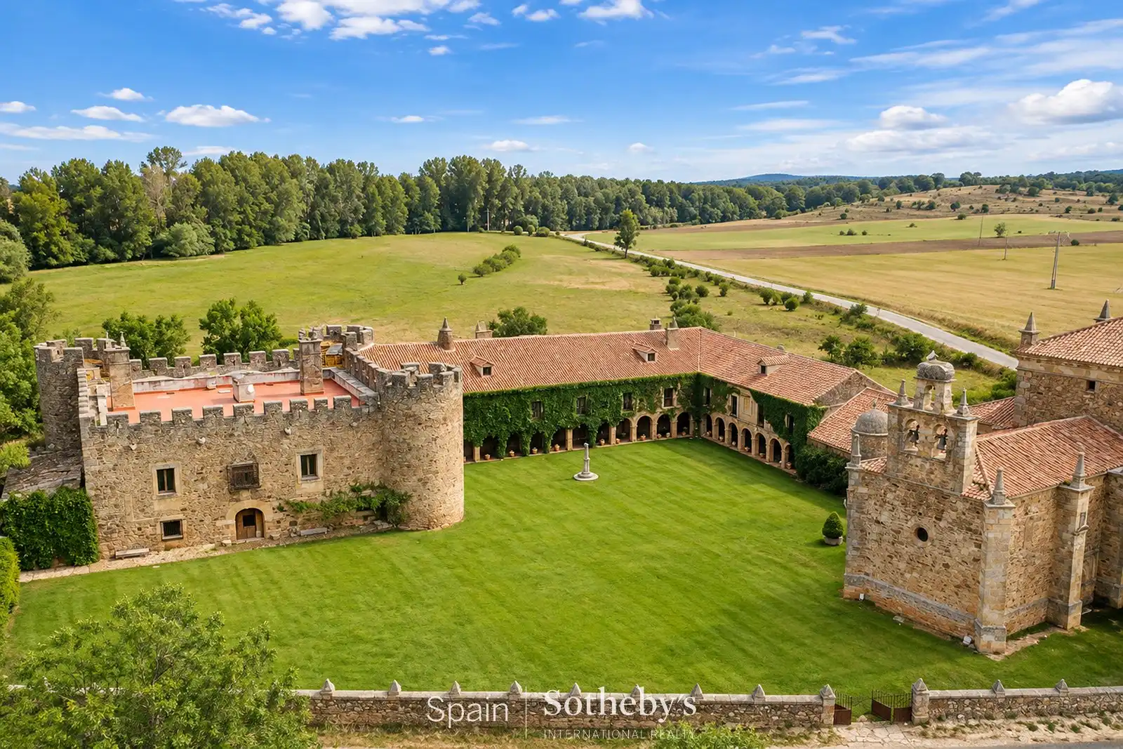 Finca rústica en venta en Almarza, Soria