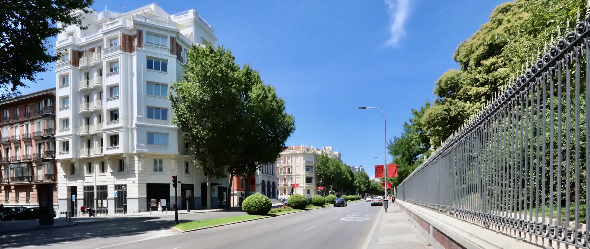 Vista exterior de Àtic en venda en Madrid amb Aire condicionat, Calefacció i Jardí privat
