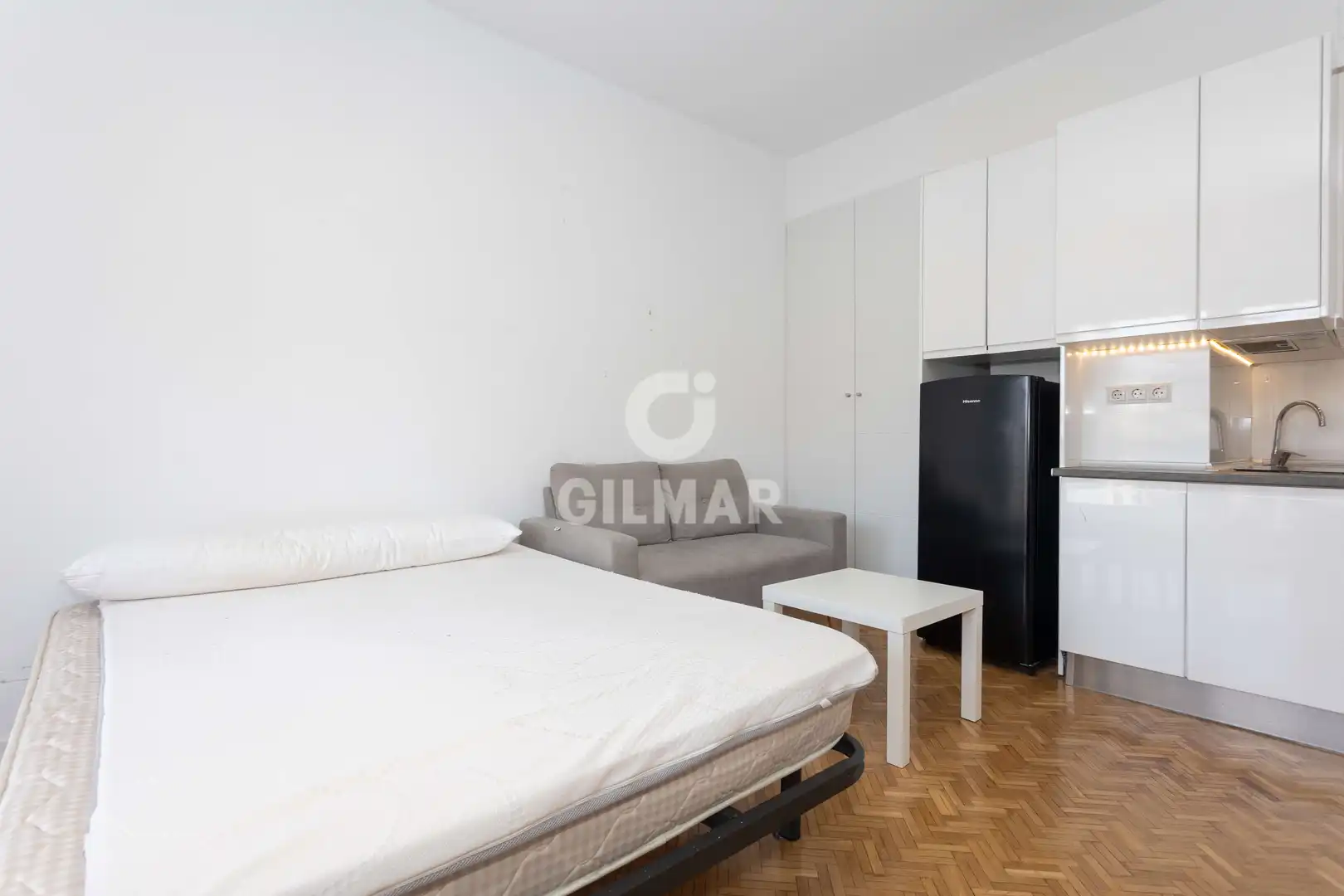 Habitación de Piso en venta en Madrid con Calefacción y Balcón