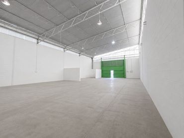 Nau industrial de lloguer a Sur