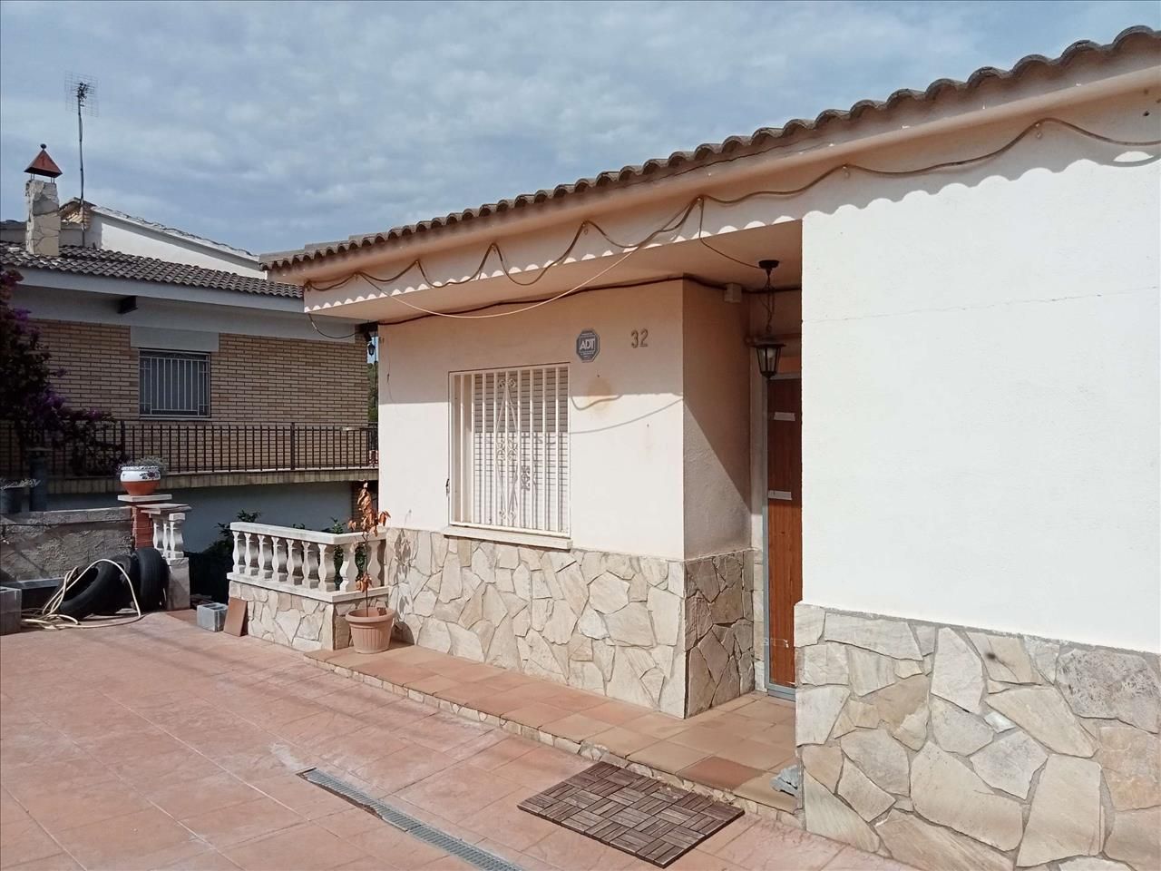 Exterior view of House or chalet for sale in Rubí  with Private garden, Terrace and Alarm