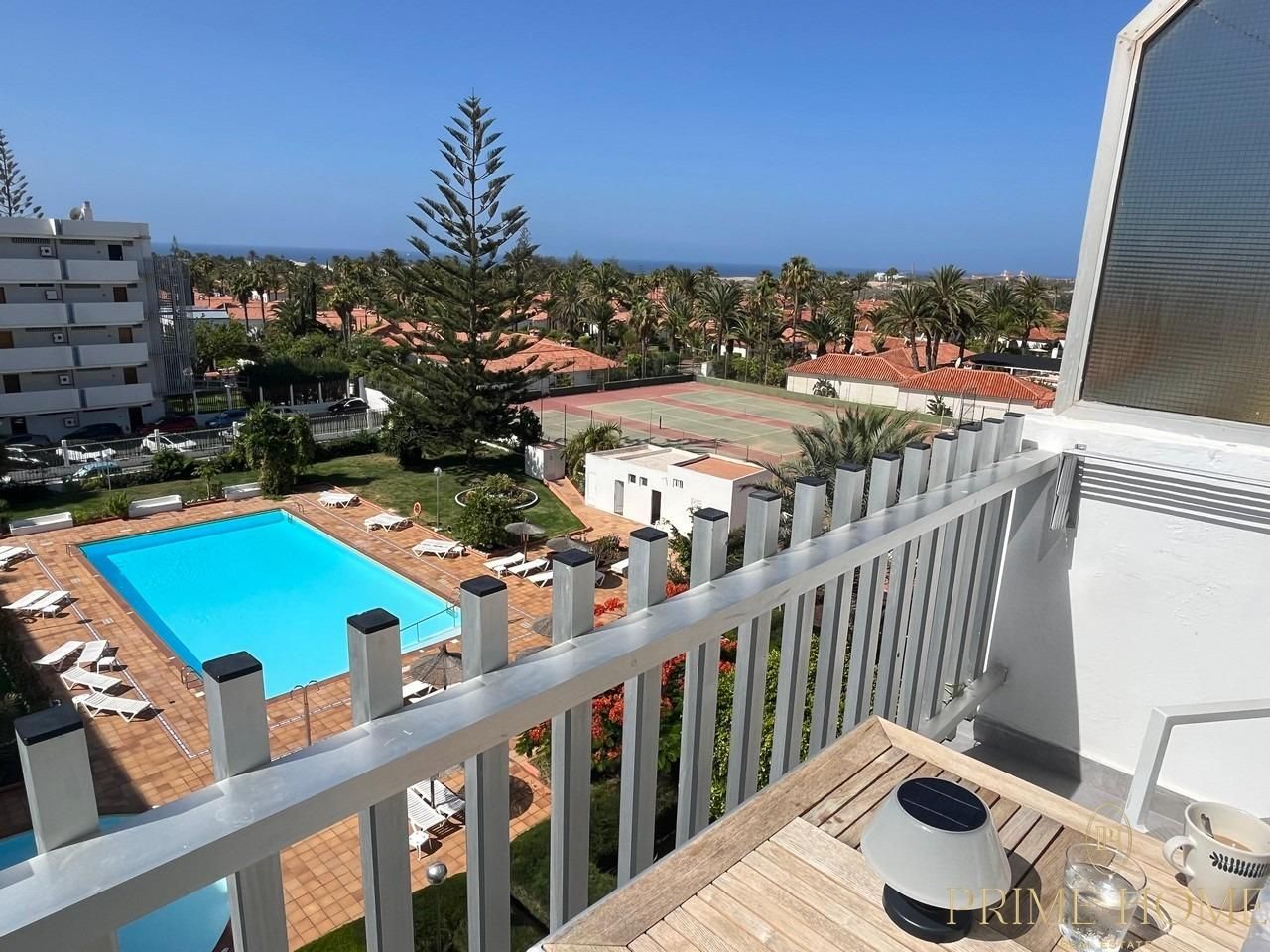 Piscina de Apartament de lloguer en San Bartolomé de Tirajana amb Balcó i Piscina comunitària
