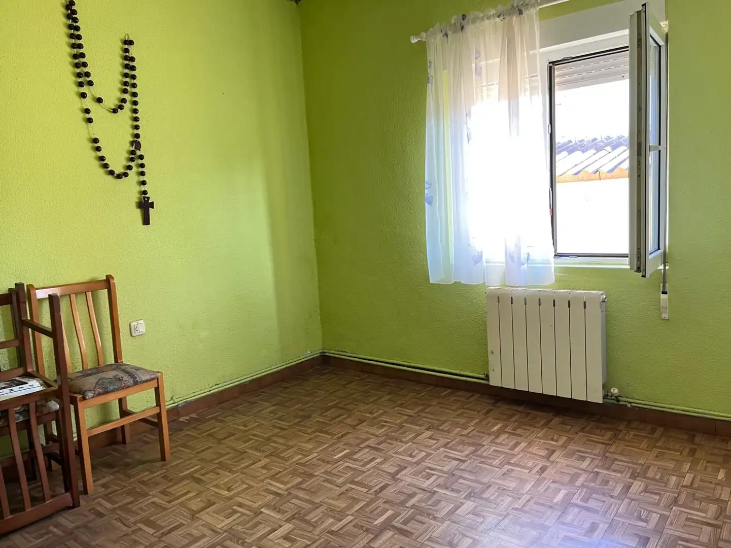 Habitación de Casa o chalet en venta en Los Corrales de Buelna  con Calefacción y Jardín privado