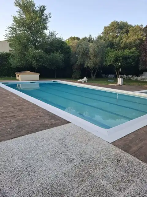 Piscina de Casa o xalet en venda en Córdoba amb Aire condicionat, Calefacció i Jardí privat