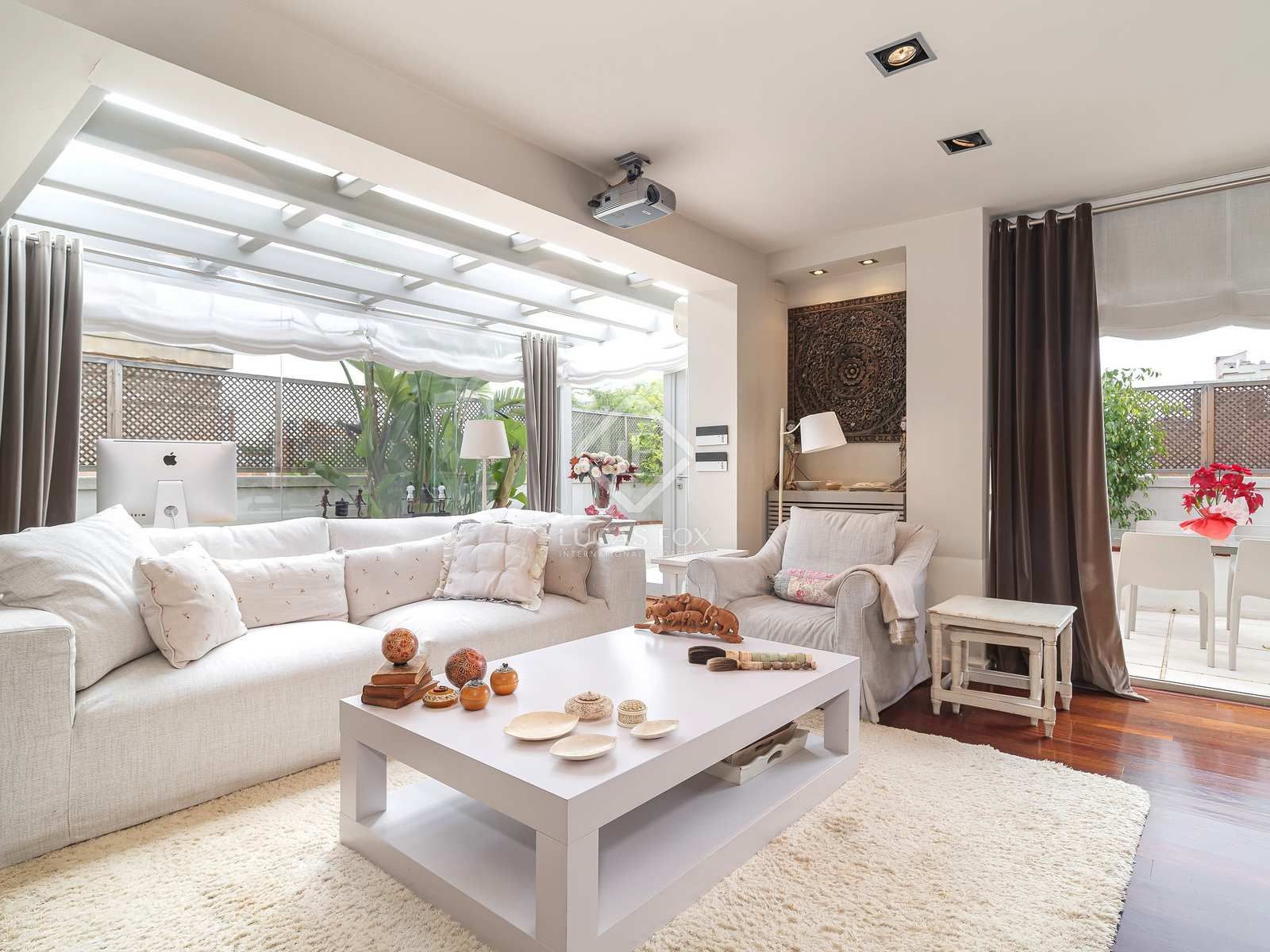 Sala d'estar de Àtic en venda en  Barcelona Capital amb Aire condicionat, Calefacció i Parquet