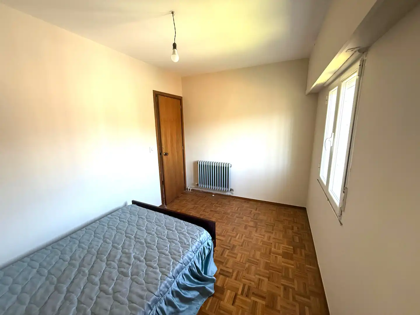 Habitación de Casa adosada en venta en Boñar con Calefacción, Jardín privado y Parquet