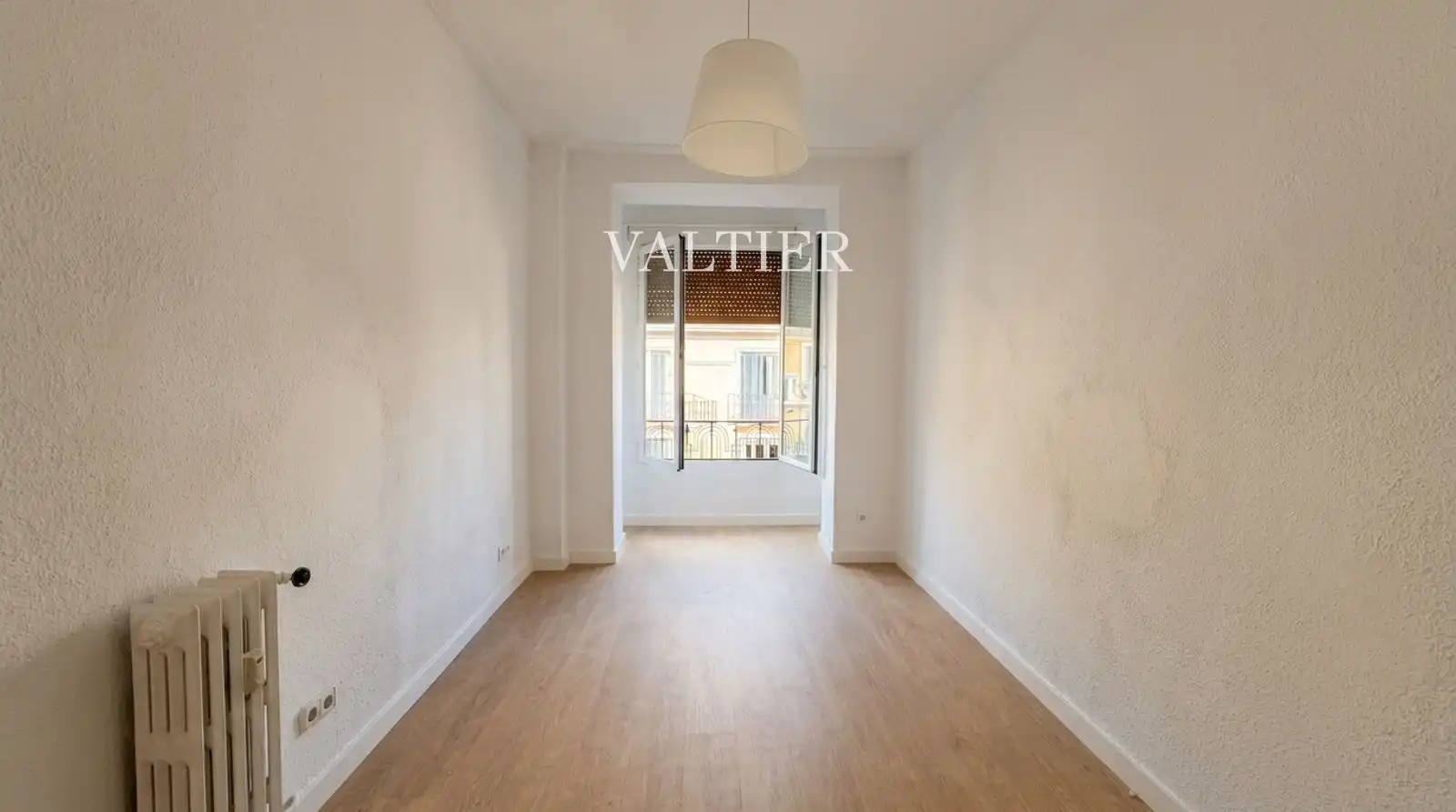 Bedroom of Flat for rent in Chamberí