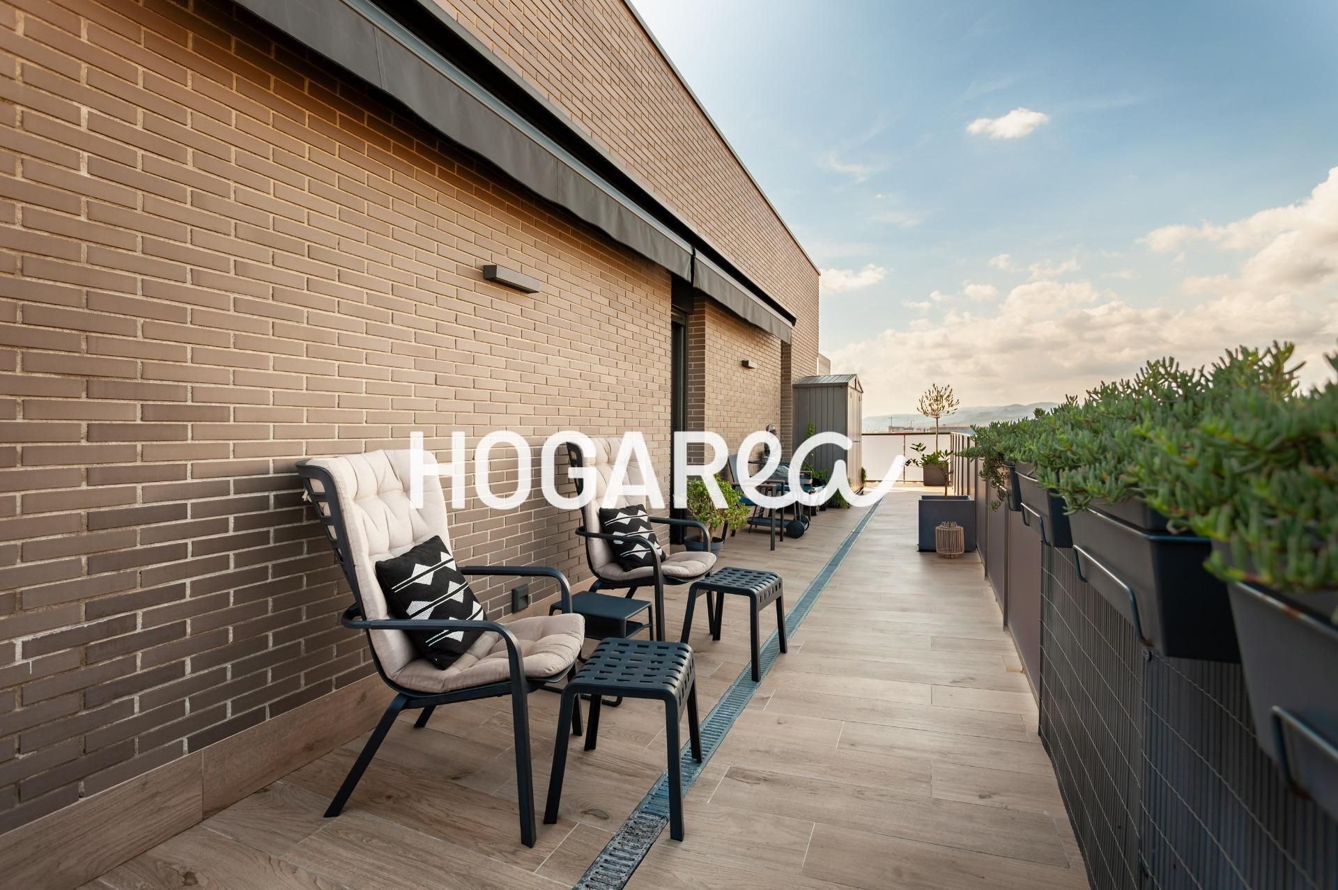 Terraza de Ático en venta en L'Hospitalet de Llobregat con Aire acondicionado, Calefacción y Terraza
