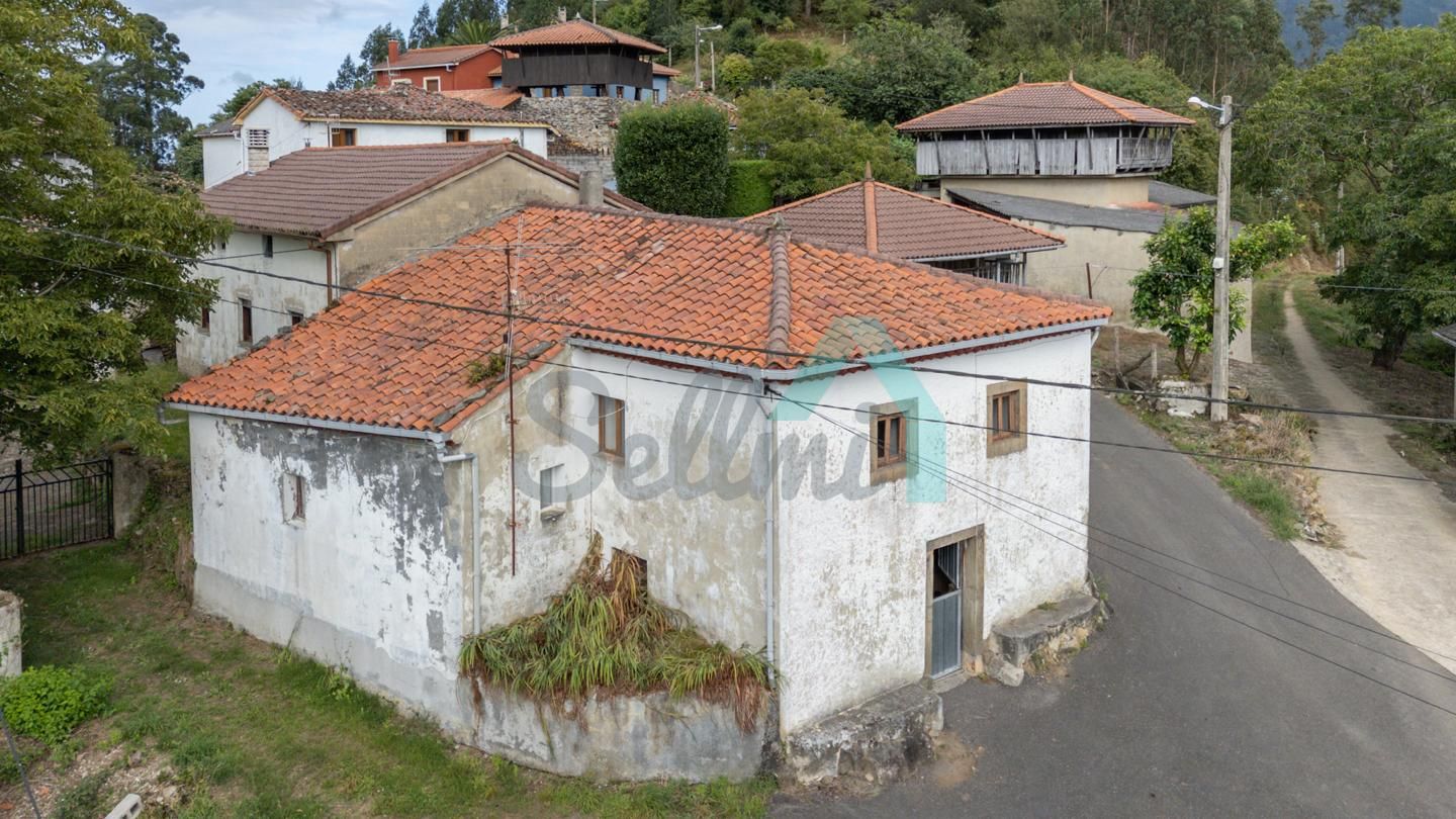 Vista exterior de Casa adosada en venta en Valdés - Luarca con Calefacción y Jardín privado