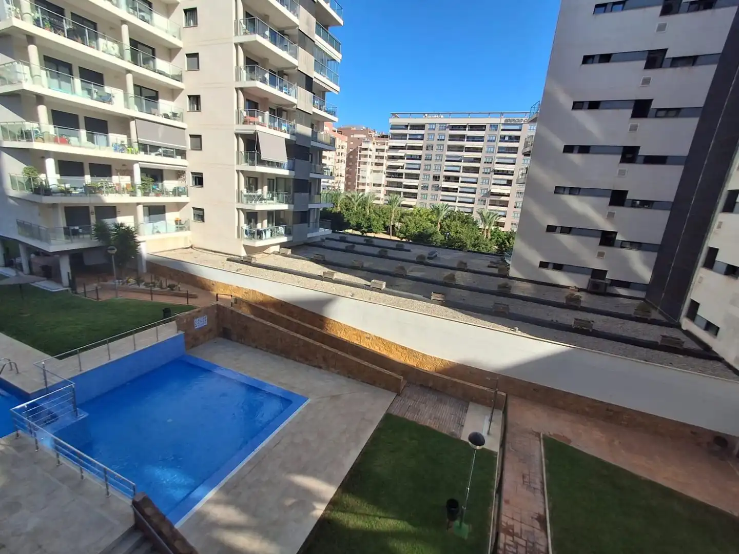 Appartement compact avec piscine à louer à Calle Marinada 1