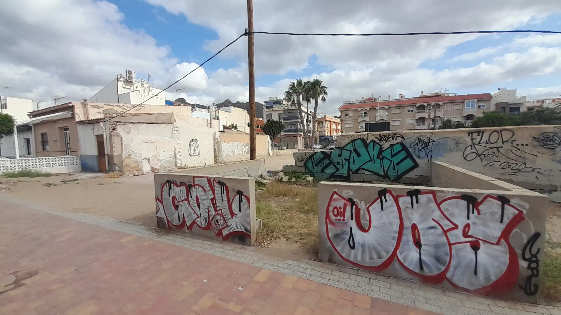 Vista exterior de Casa adosada en venda en Mazarrón amb Aire condicionat i Balcó