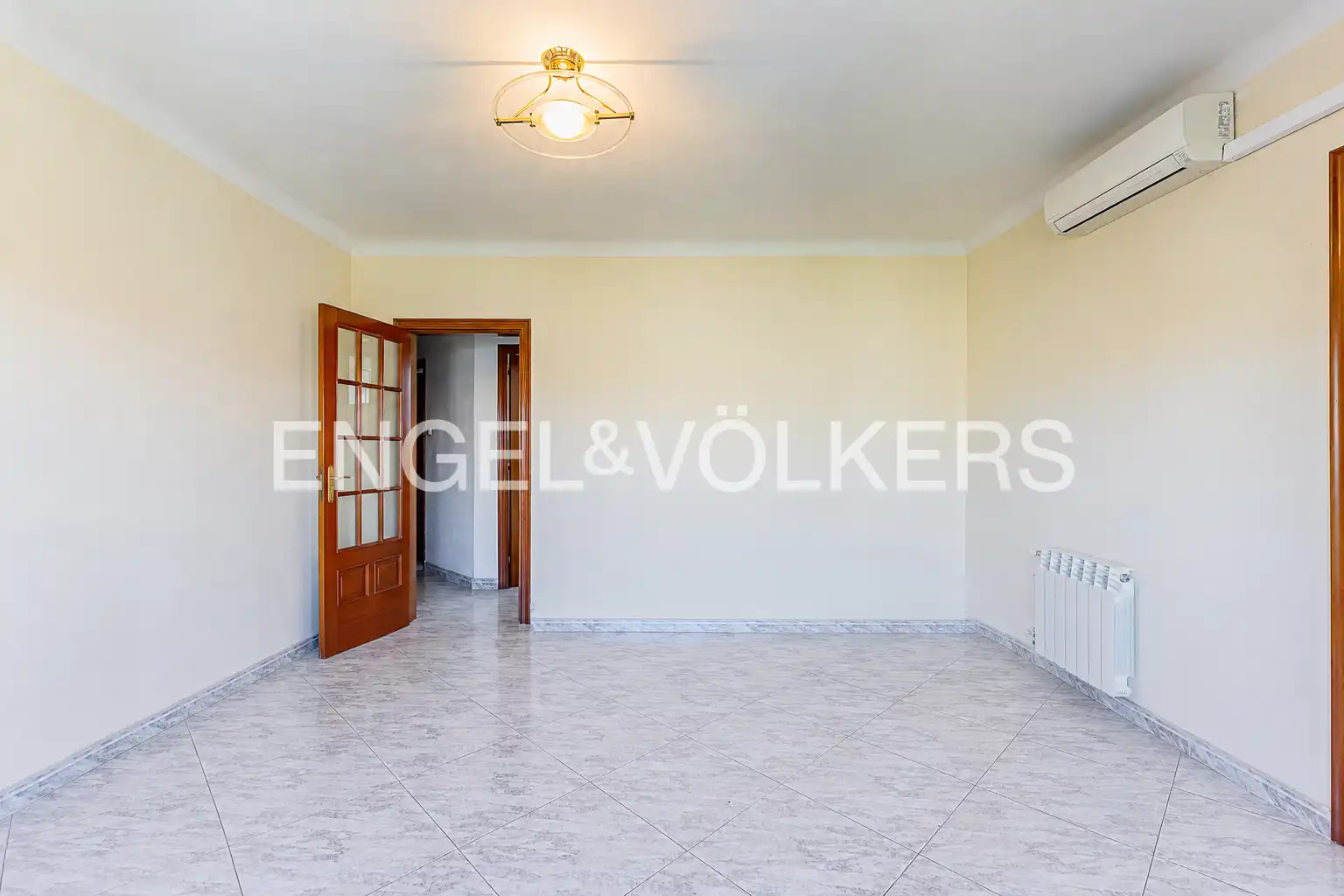 Wohnung zum Verkauf in Barcelona mit Heizung und Balkon