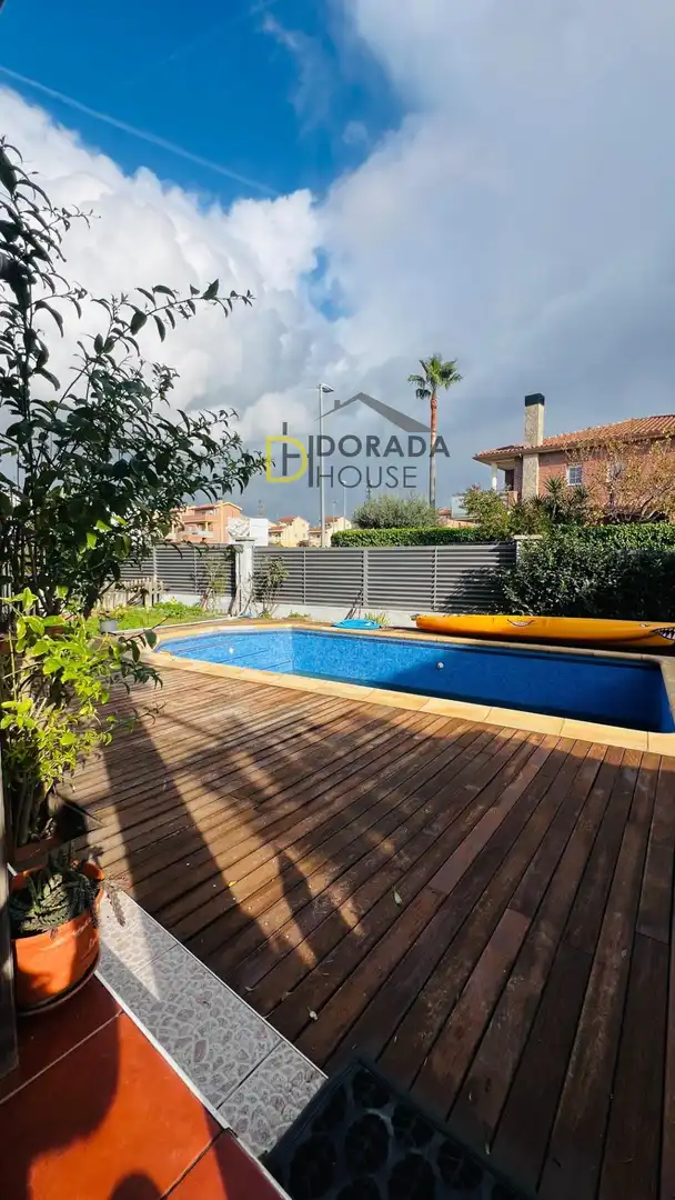 Swimming pool of Houses for sale in Cambrils  with Air Conditioner, Heating and Private garden