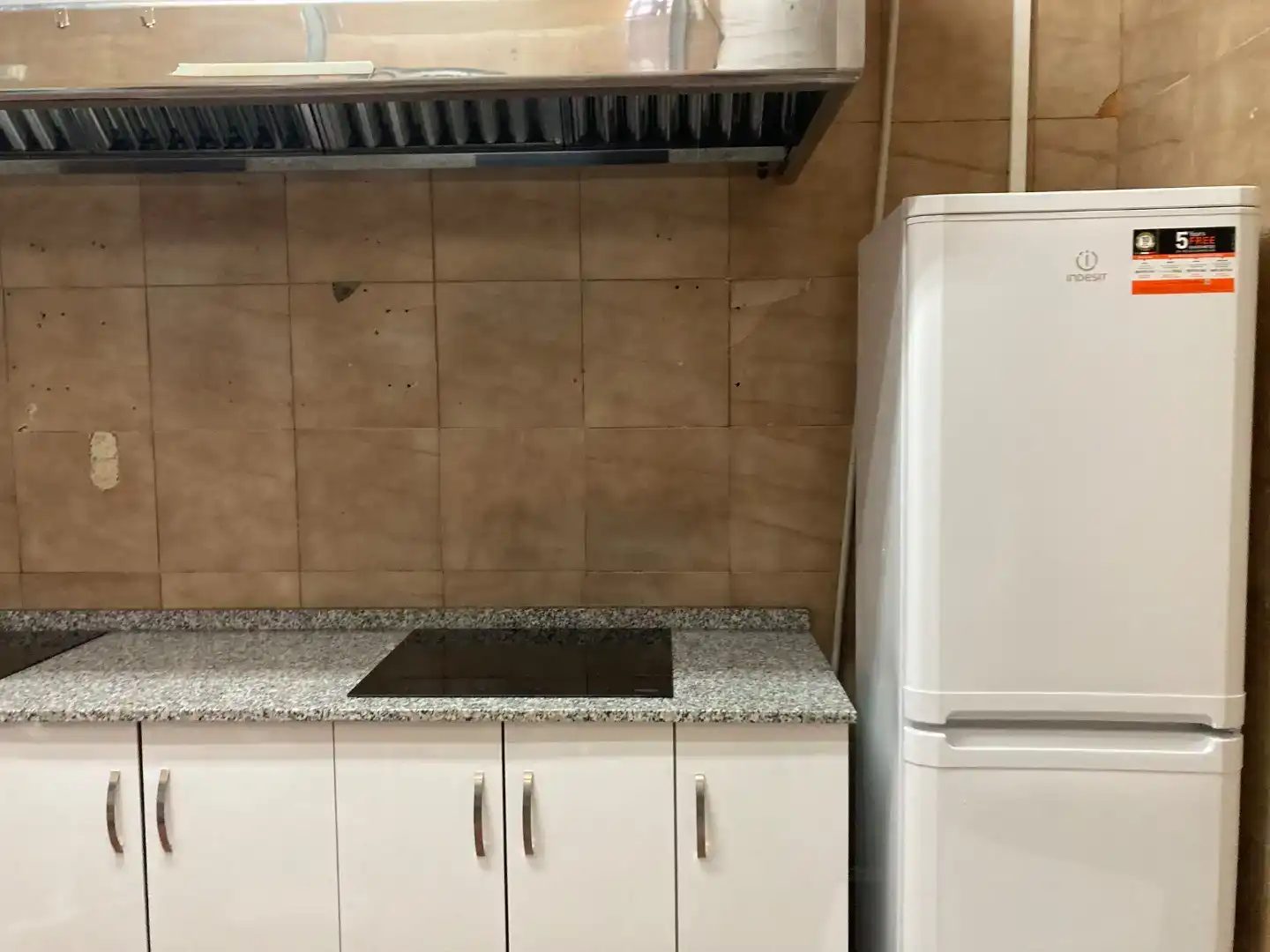 Kitchen of Flat for share in Dénia  with Air Conditioner and Furnished
