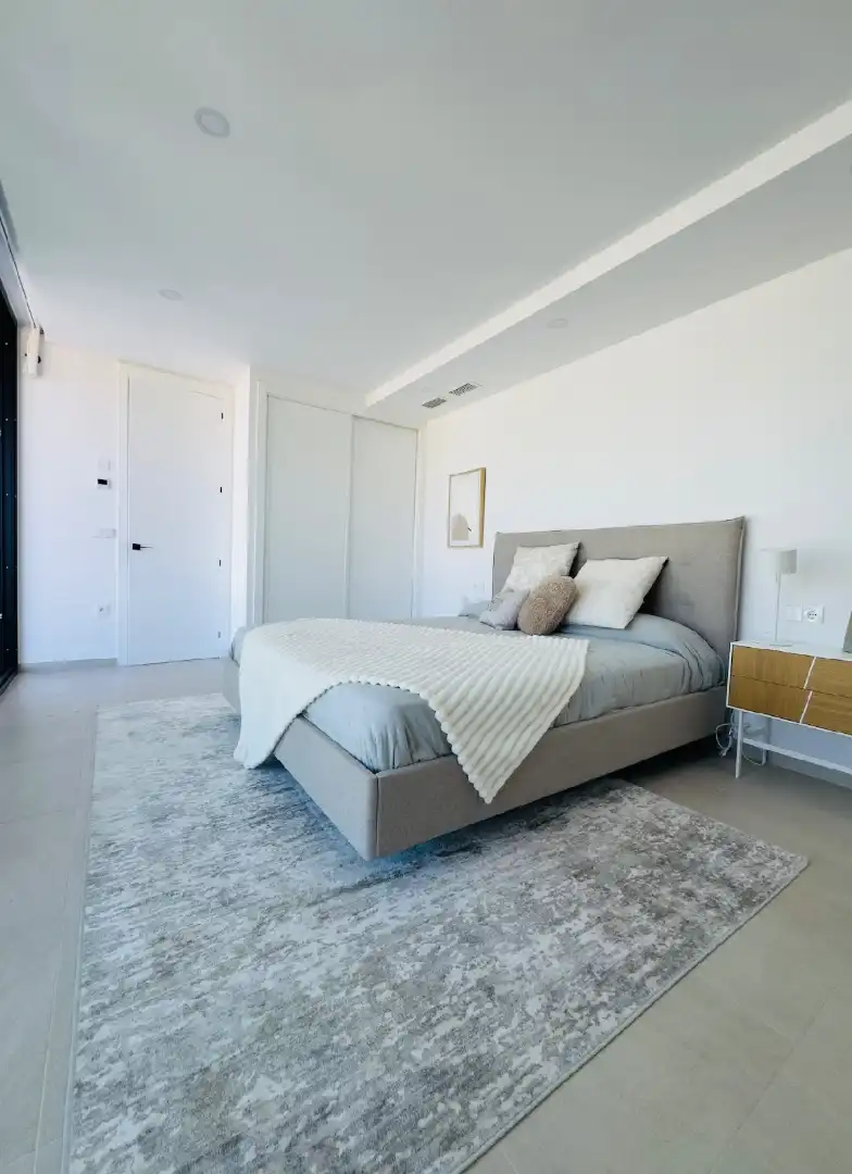 Dormitori de Casa adosada en venda en Calpe / Calp amb Aire condicionat, Calefacció i Jardí privat