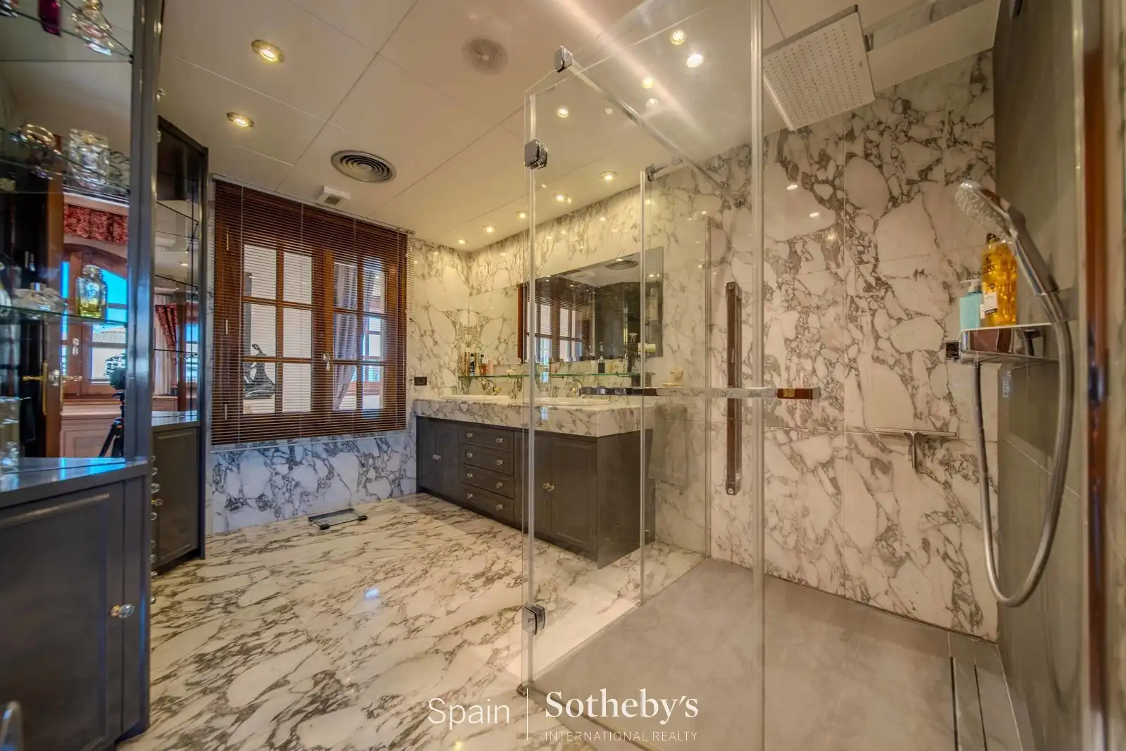 Bathroom of Houses for sale in Empuriabrava  with Air Conditioner, Heating and Private garden
