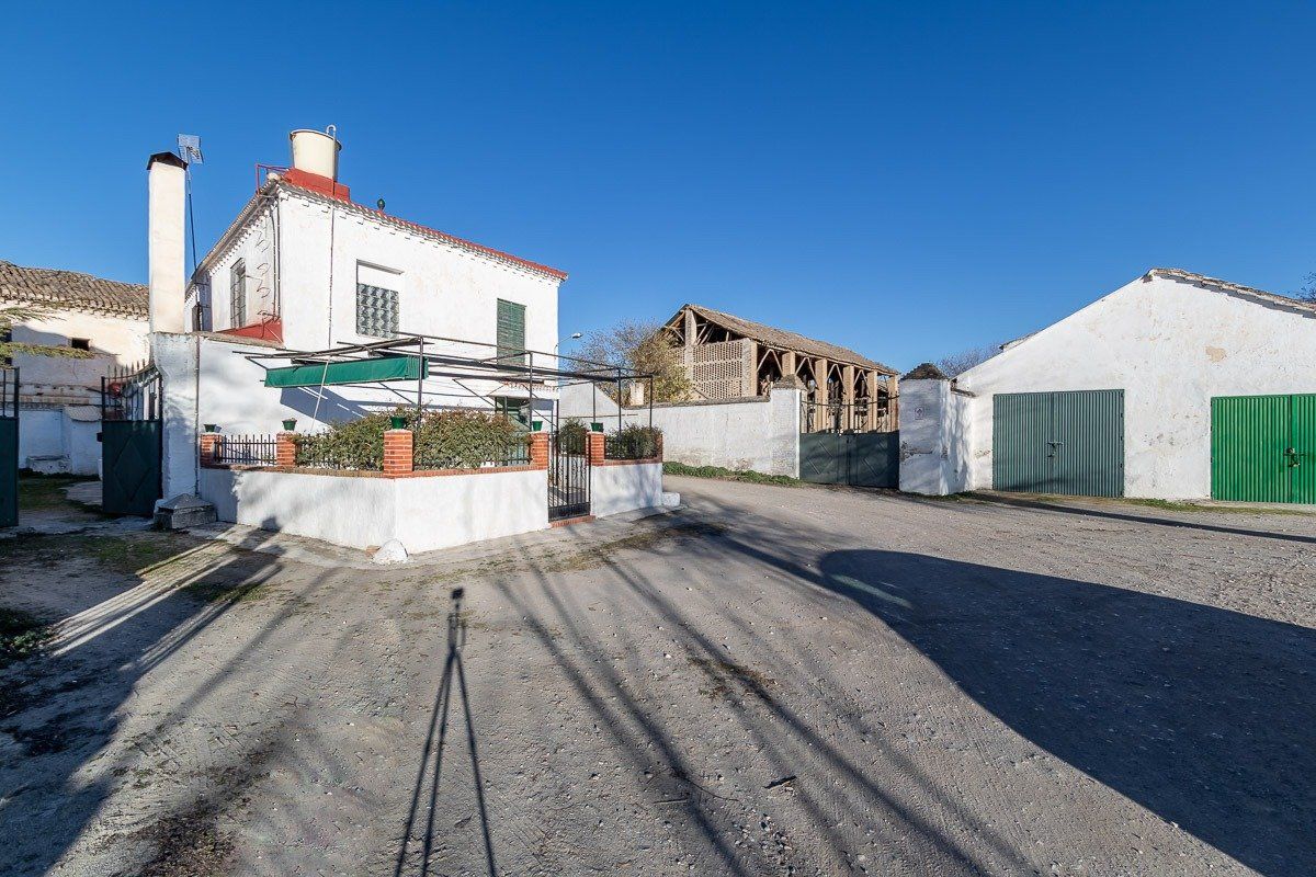 Außenansicht von Country house zum verkauf in  Granada Capital