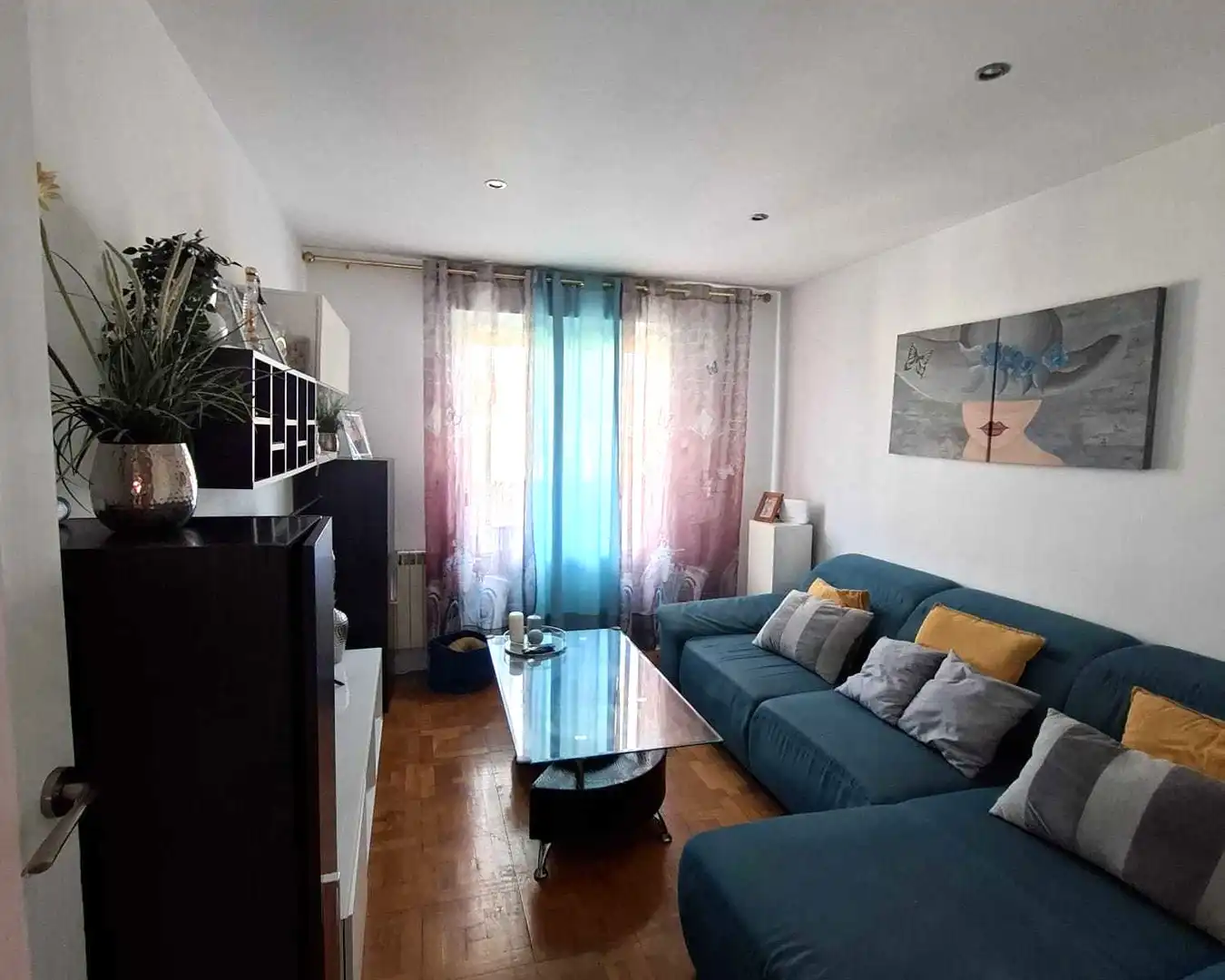 Sala de estar de Piso en venta en  Pamplona / Iruña con Calefacción, Parquet y Horno