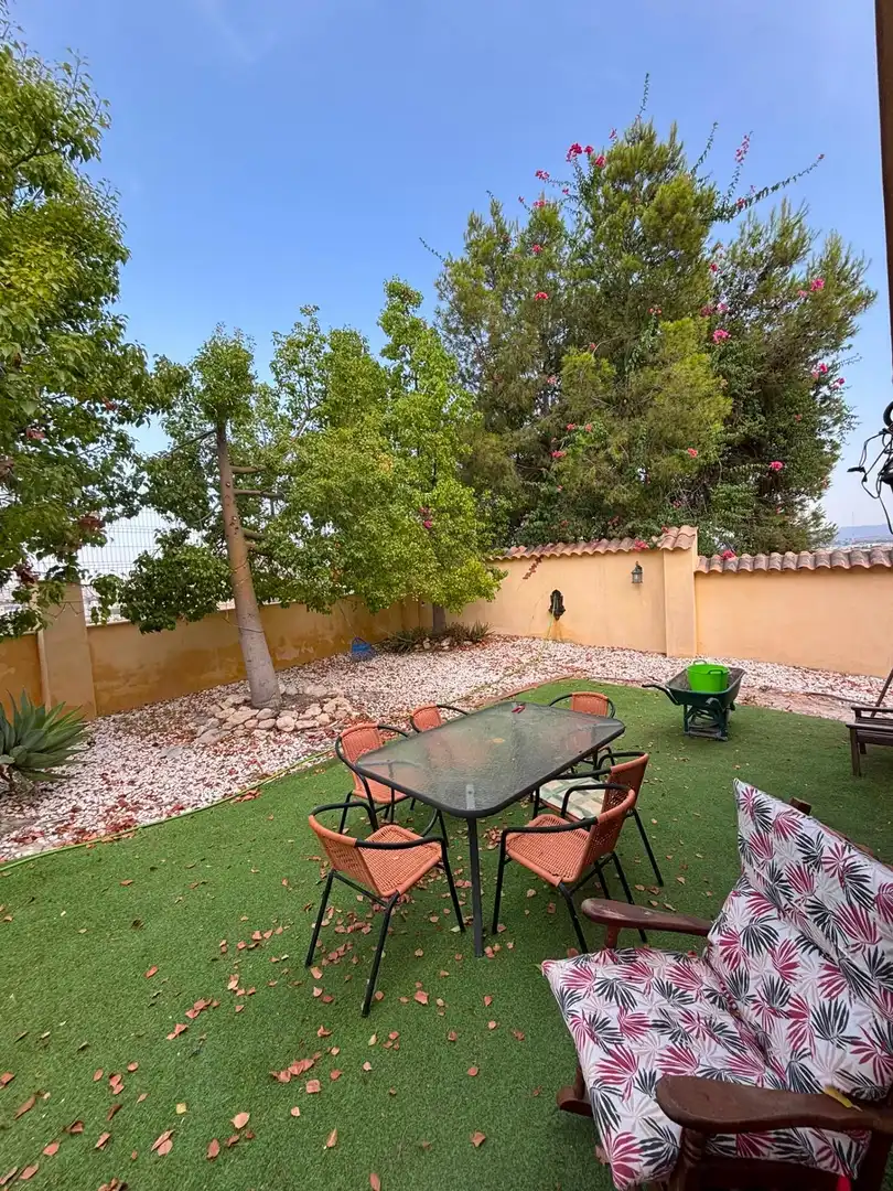 Terrassa de Casa o xalet en venda en Alguazas amb Aire condicionat, Jardí privat i Moblat