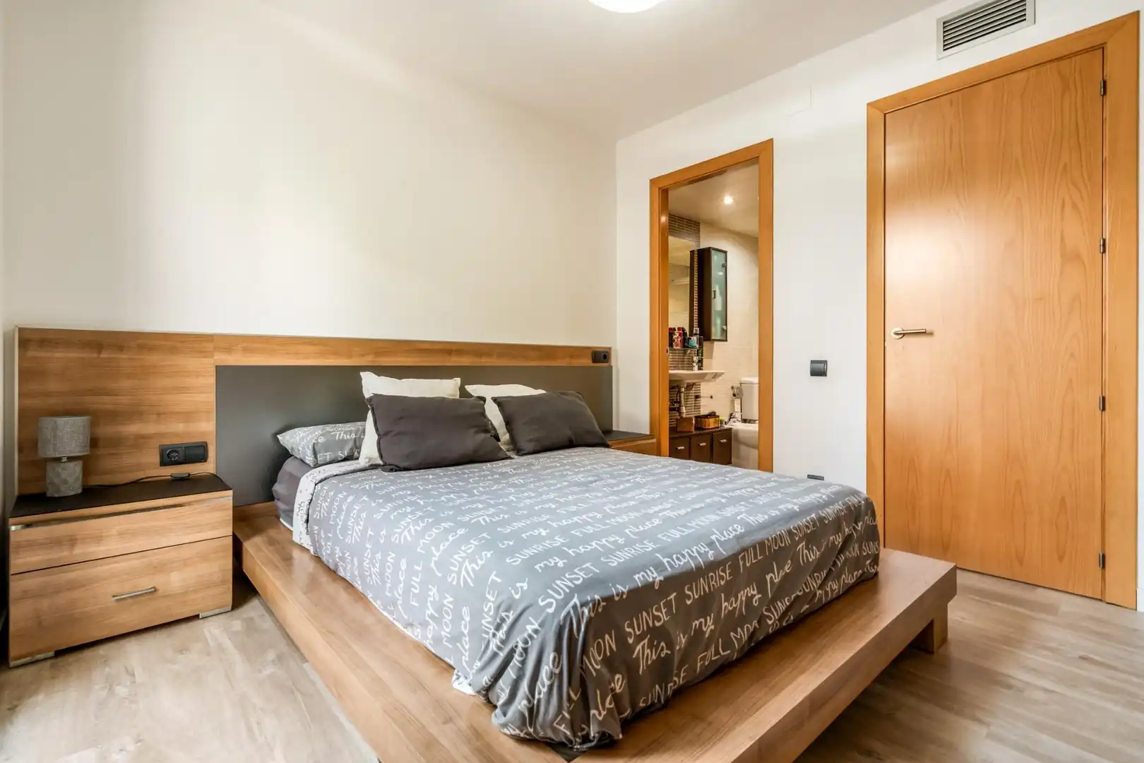 Schlafzimmer von Wohnung zum Verkauf in Montcada i Reixac mit Klimaanlage, Heizung und Parkett