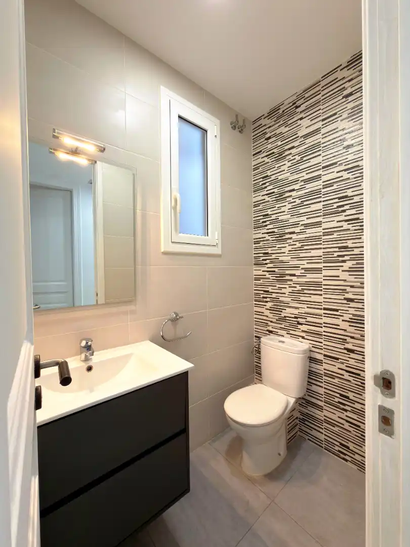 Baño de Piso en venta en Barcelona con Aire acondicionado, Calefacción y Trastero