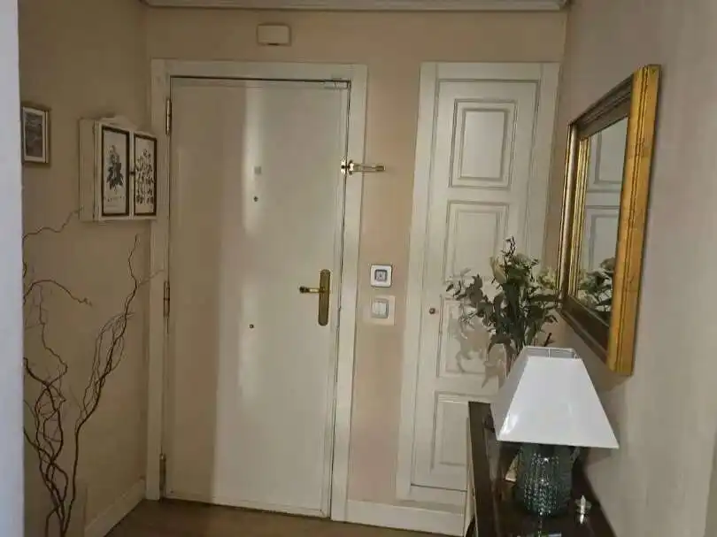 Piso con ascensor en venta en Rosa Luxemburgo, imagen 3