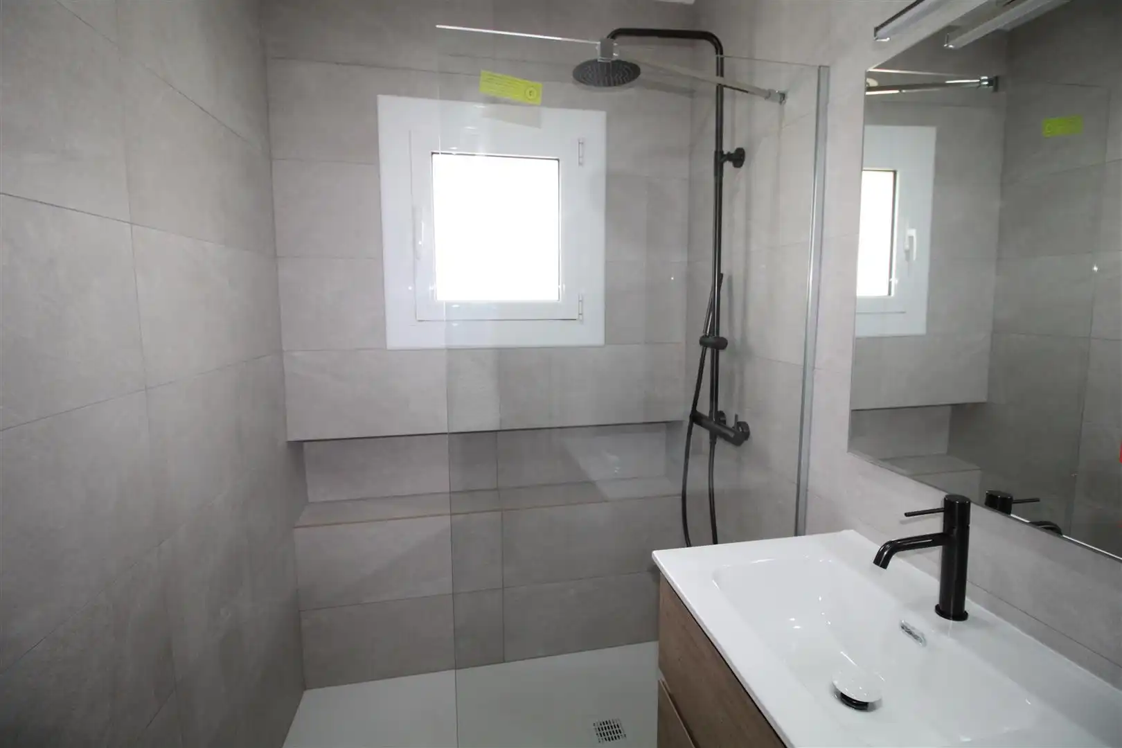 Badezimmer von Haus oder Chalet zum Verkauf in L'Escala mit Privatgarten, Terrasse und Abstellraum