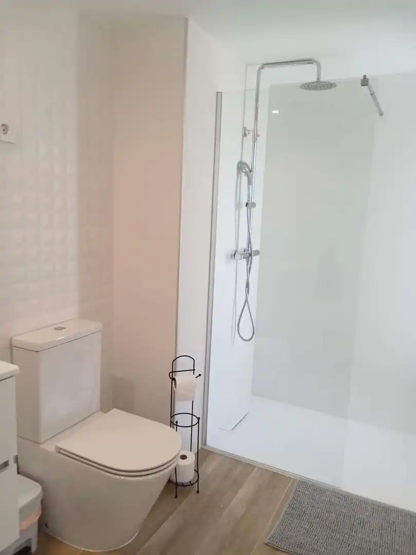 Bany de Apartament en venda en Torrevieja amb Aire condicionat, Calefacció i Terrassa