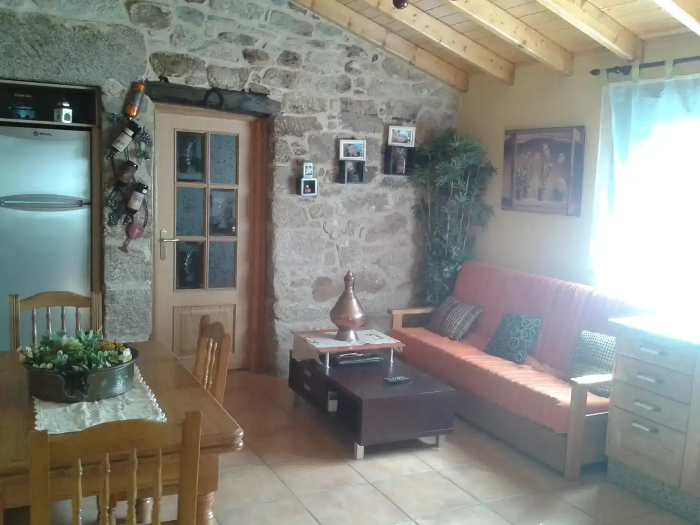 Sala d'estar de Finca rústica en venda en Manzaneda amb Parquet, Traster i Moblat
