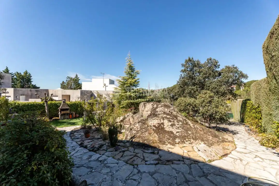 Jardín de Casa o chalet en venta en Torrelodones con Calefacción, Jardín privado y Piscina