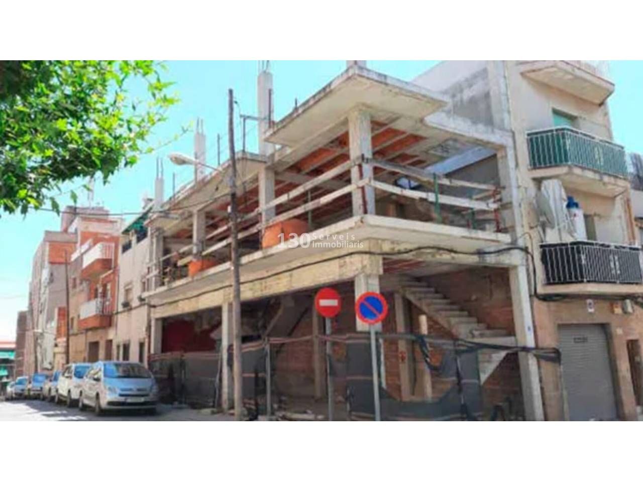 Vista exterior de Edifici en venda en Badalona