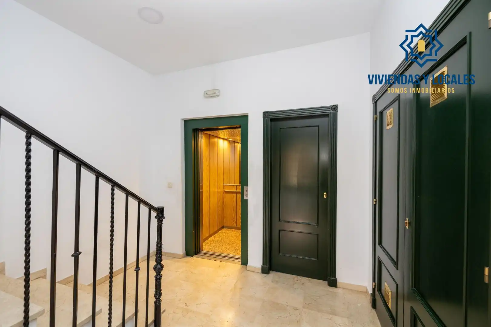 Casa adosada en venta en Granada con Aire acondicionado, Calefacción y Jardín privado