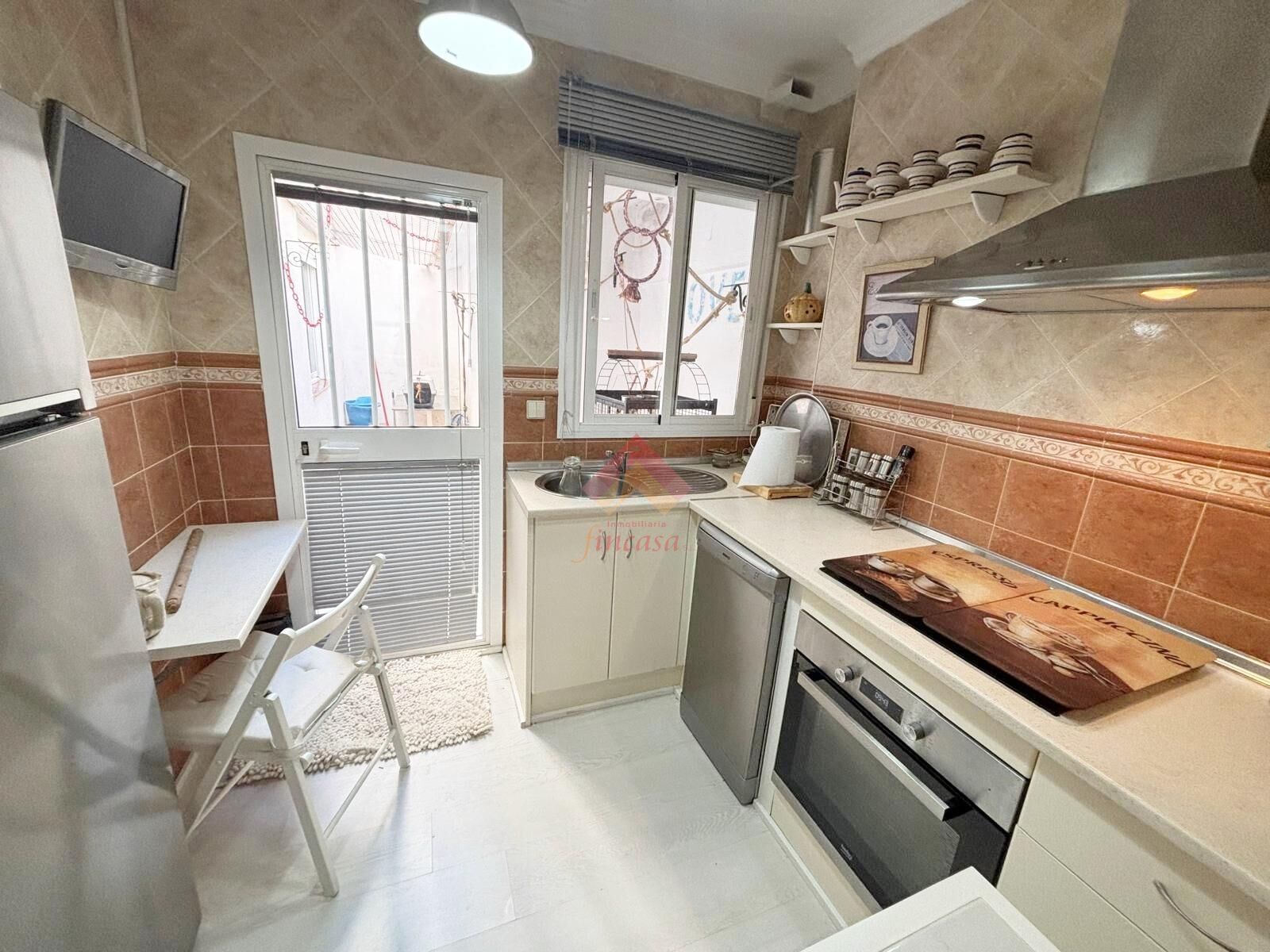 Cuina de Planta baixa en venda en Ronda amb Aire condicionat, Calefacció i Parquet