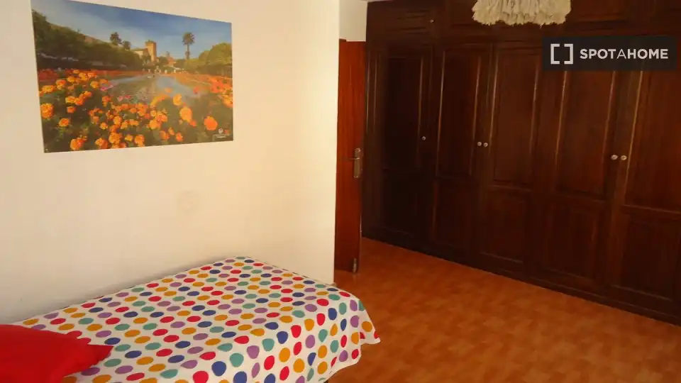 Bedroom of Flat for share in Centro