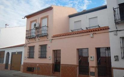 Casa adosada en venda a Pilas