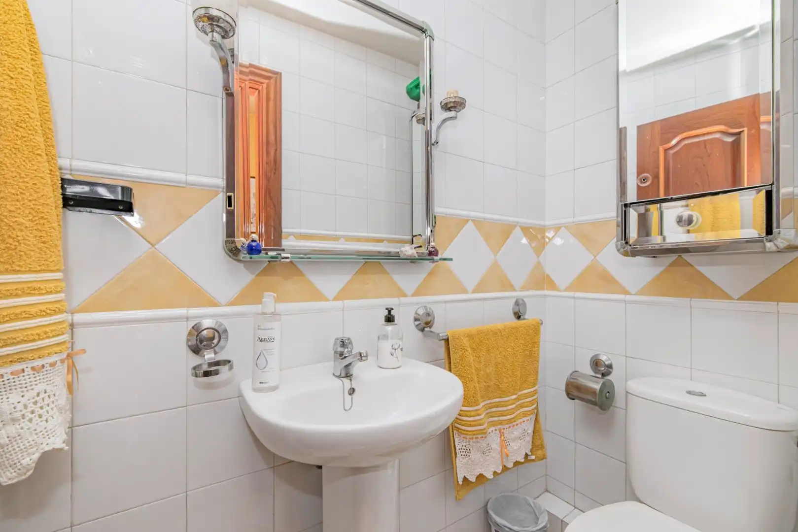 Bathroom of Houses for sale in Maracena  with Air Conditioner, Heating and Terrace