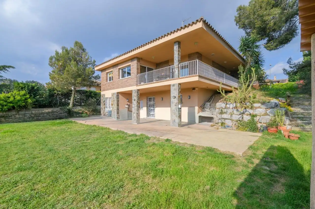 Exterior view of Houses for sale in Sabadell  with Air Conditioner, Heating and Terrace