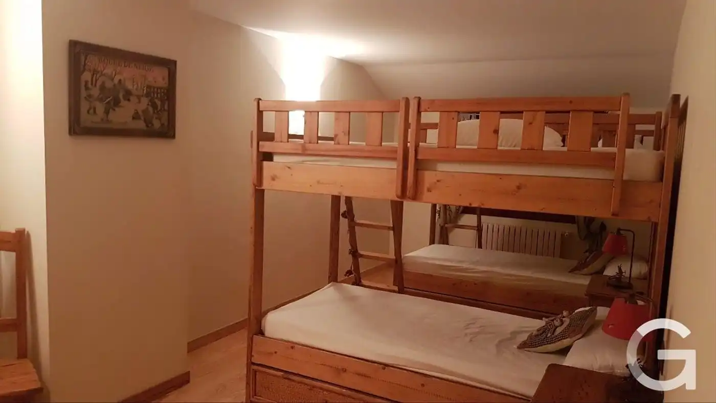 Habitación de Casa adosada en venta en Encamp con Amueblado