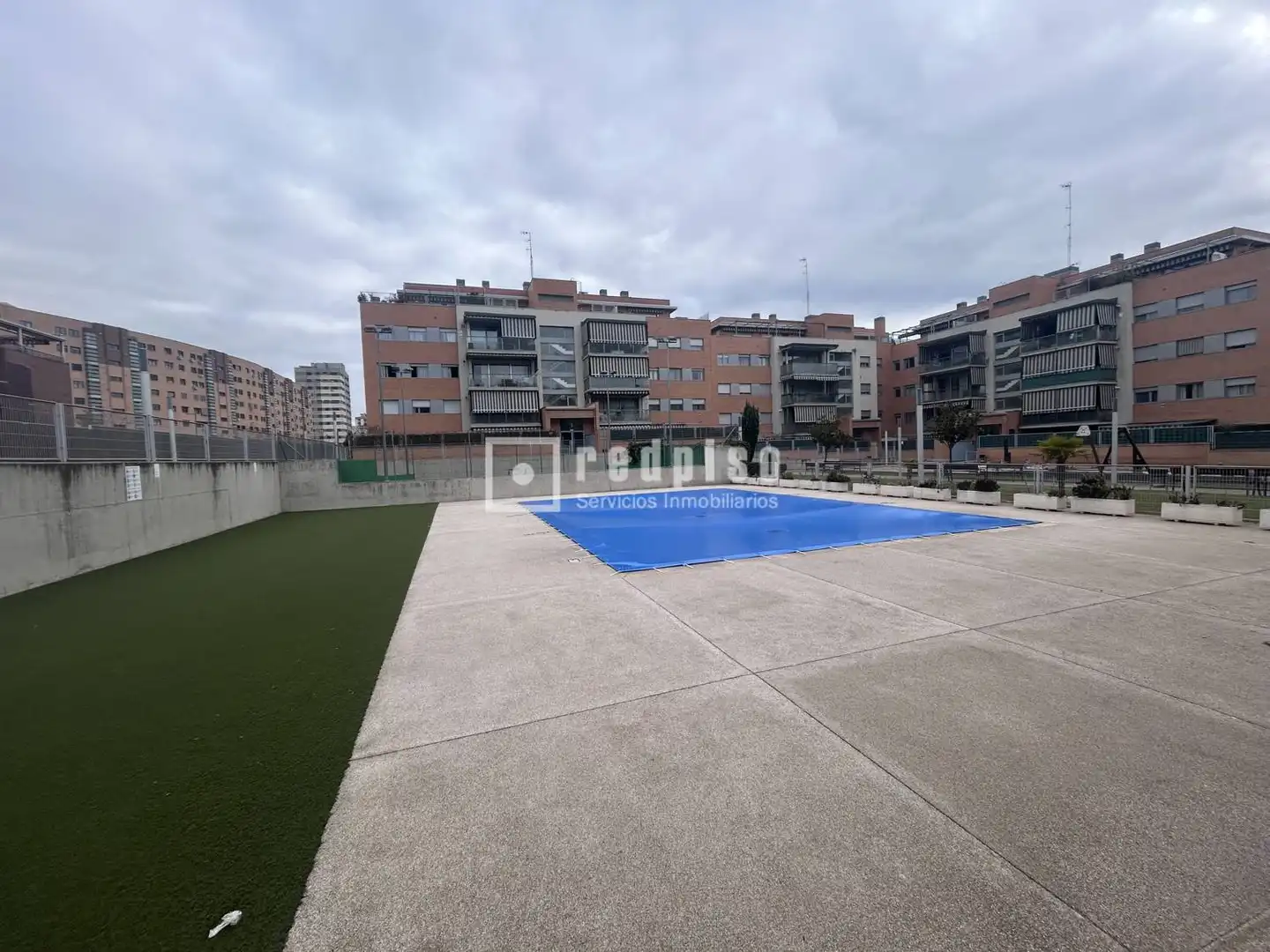 Swimming pool of Flat for sale in Parla  with Air Conditioner, Heating and Private garden