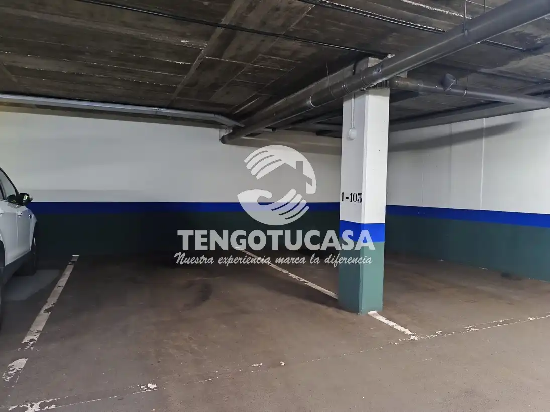 Parking of Flat for rent in Madrid  with Air Conditioner, Heating and Terrace