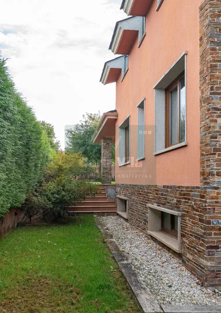 Vista exterior de Casa o chalet en venta en Lugo con Calefacción, Jardín privado y Parquet