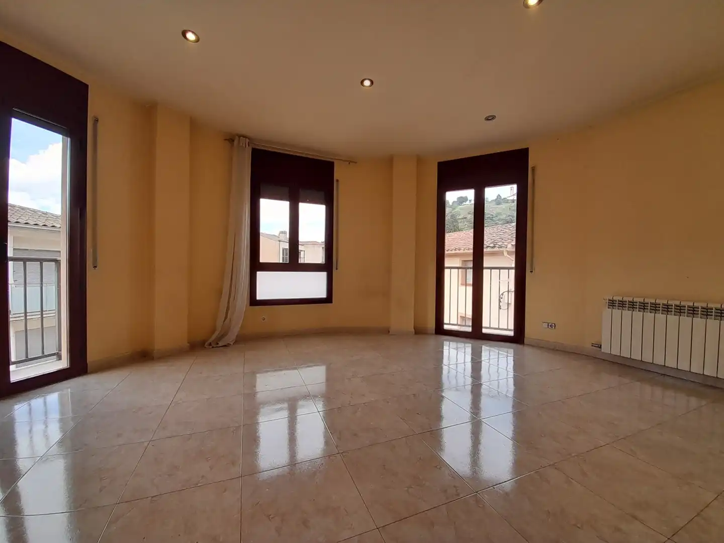 Living room of Flat for sale in Olot  with Heating, Storage room and Balcony